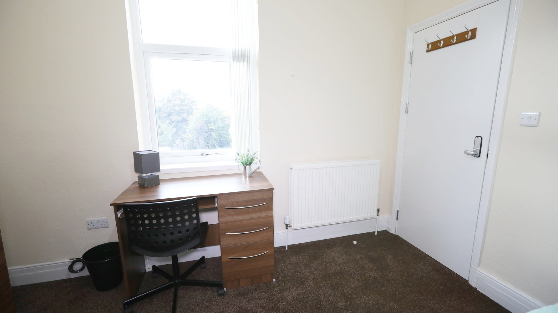 Room Hunton Road in Birmingham