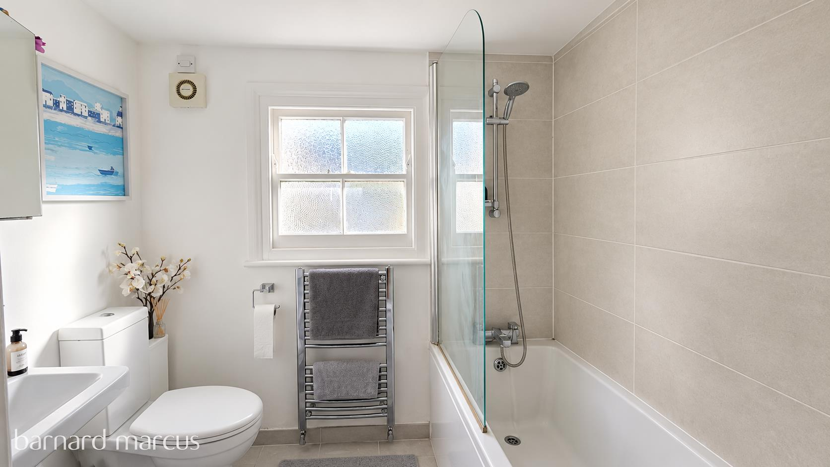 Flat Kenwyn Road in Greater London