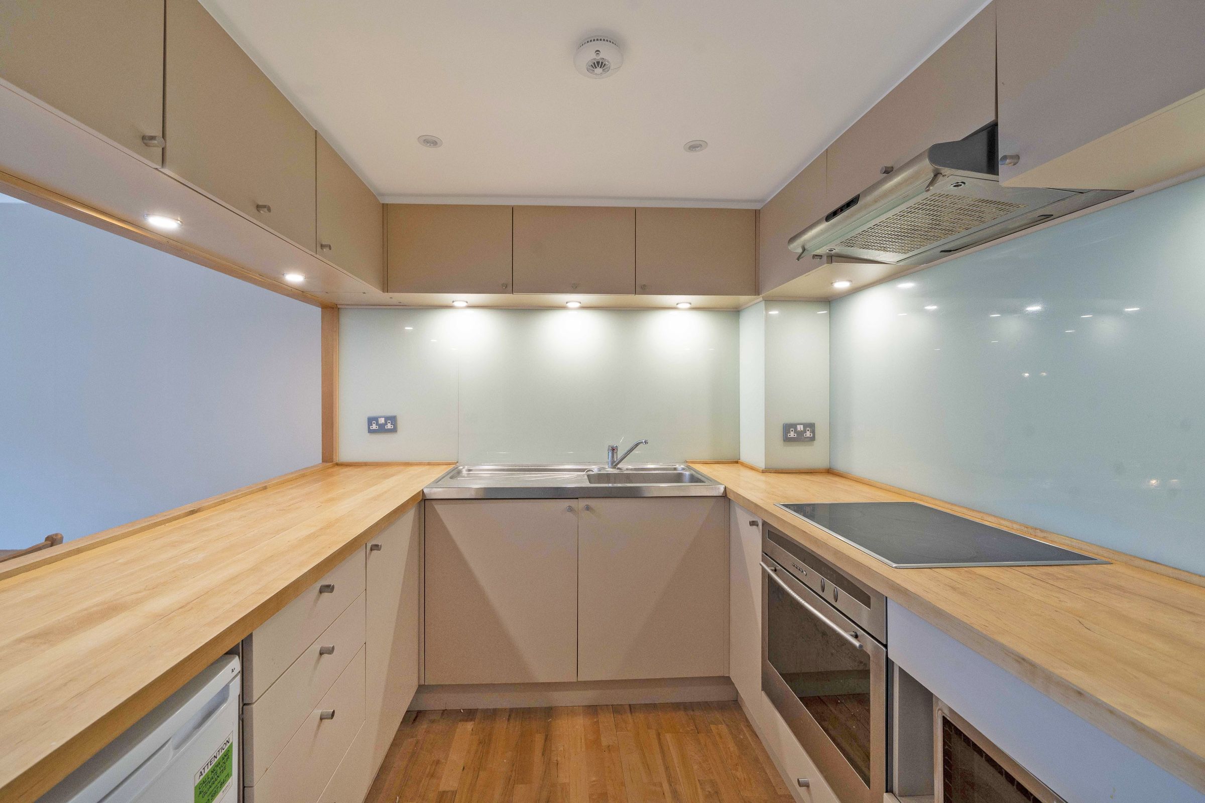 Flat Nevern Place in Greater London