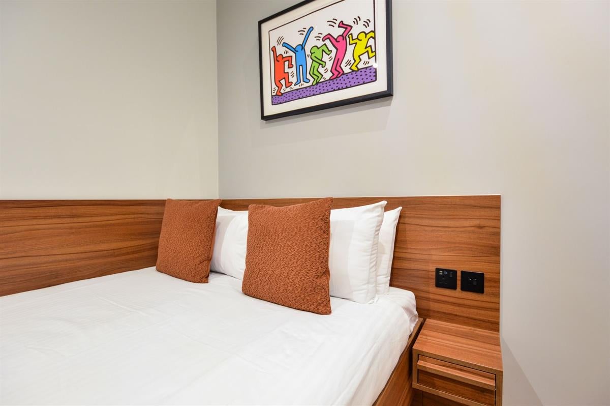 Flat Leinster Terrace in City of Westminster