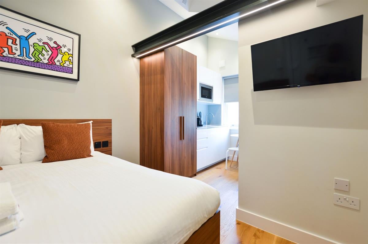 Flat Leinster Terrace in City of Westminster