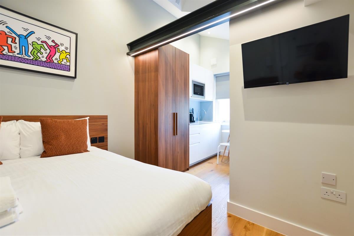 Flat Leinster Terrace in City of Westminster
