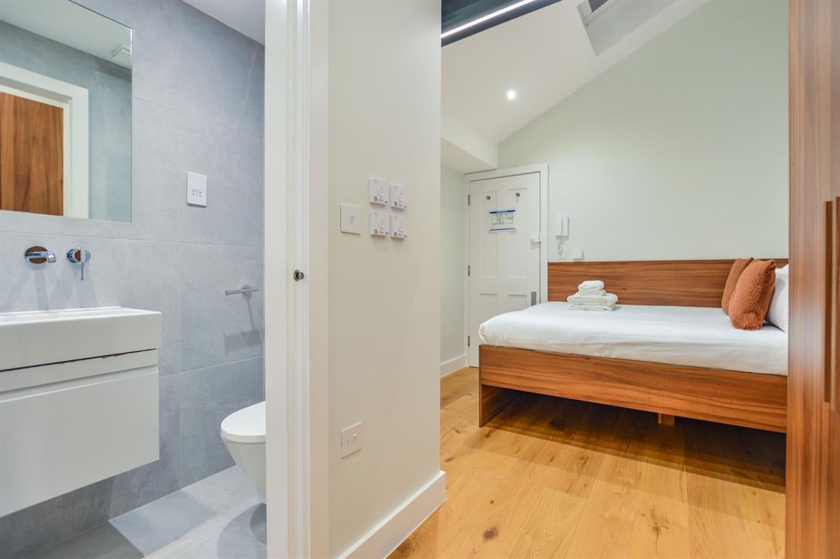 Flat Leinster Terrace in City of Westminster