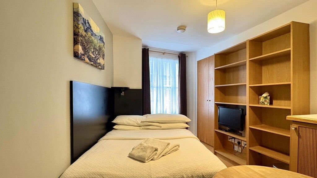 Flat Mabledon Place in Greater London