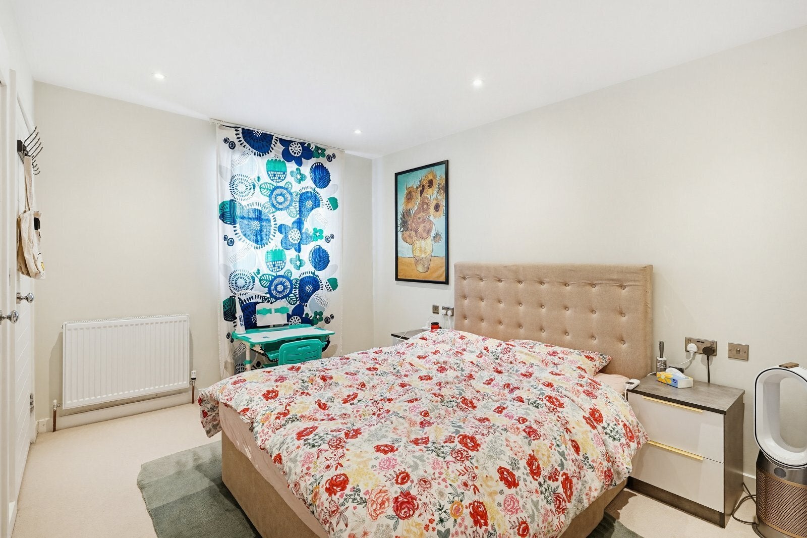 Flat Hugh Street in City of Westminster