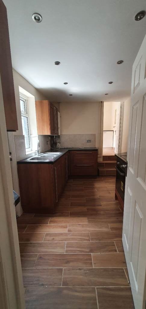 Flat Balfour Road in Chatham