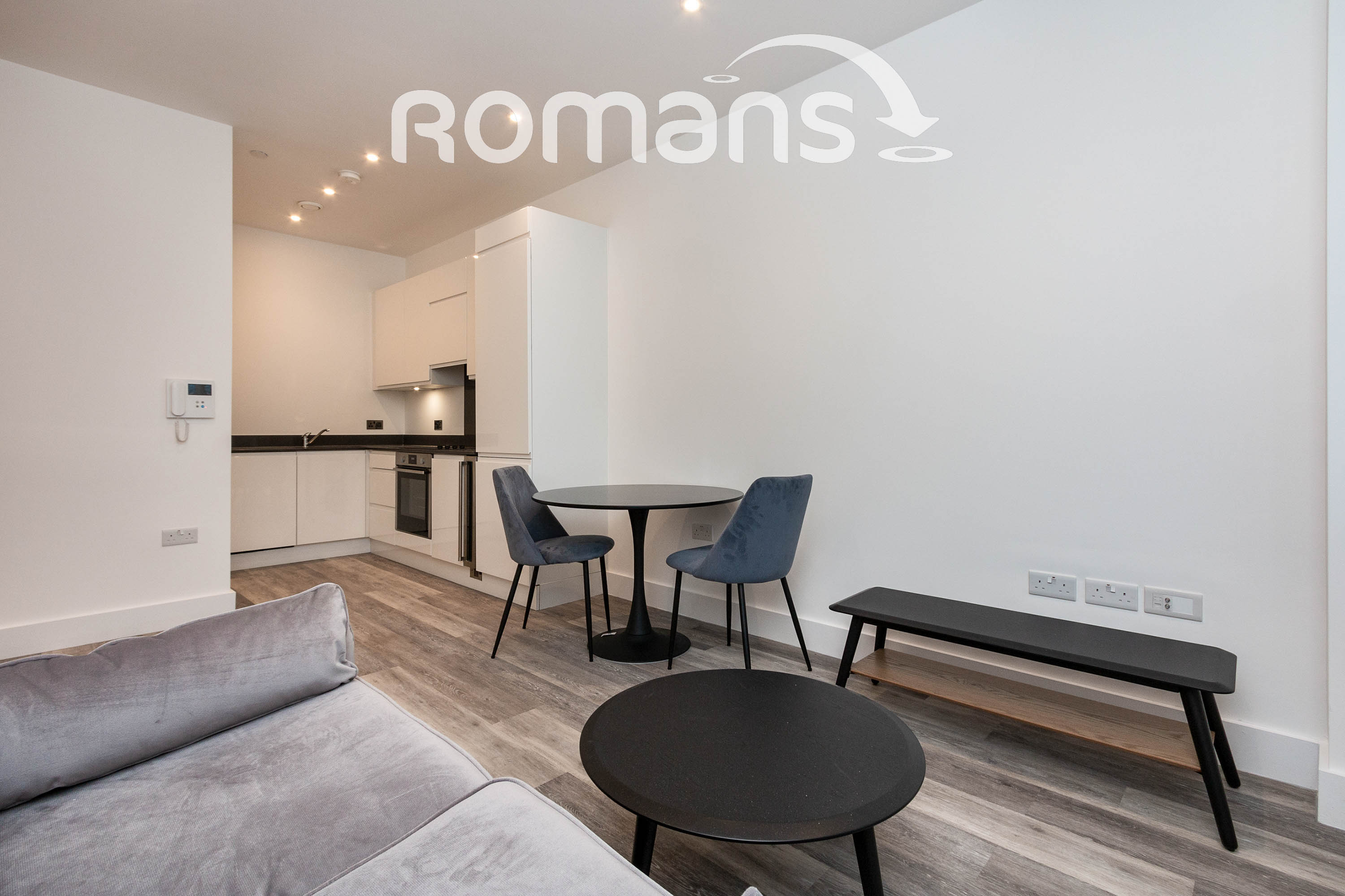 Flat Lyon Way in Camberley