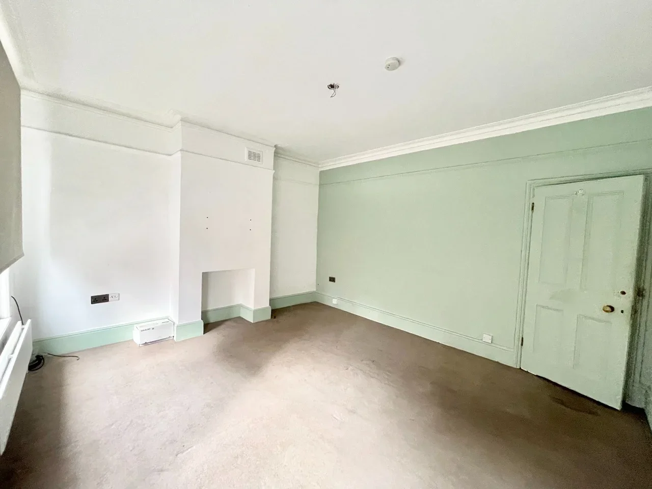 Flat Rochester Row in City of Westminster