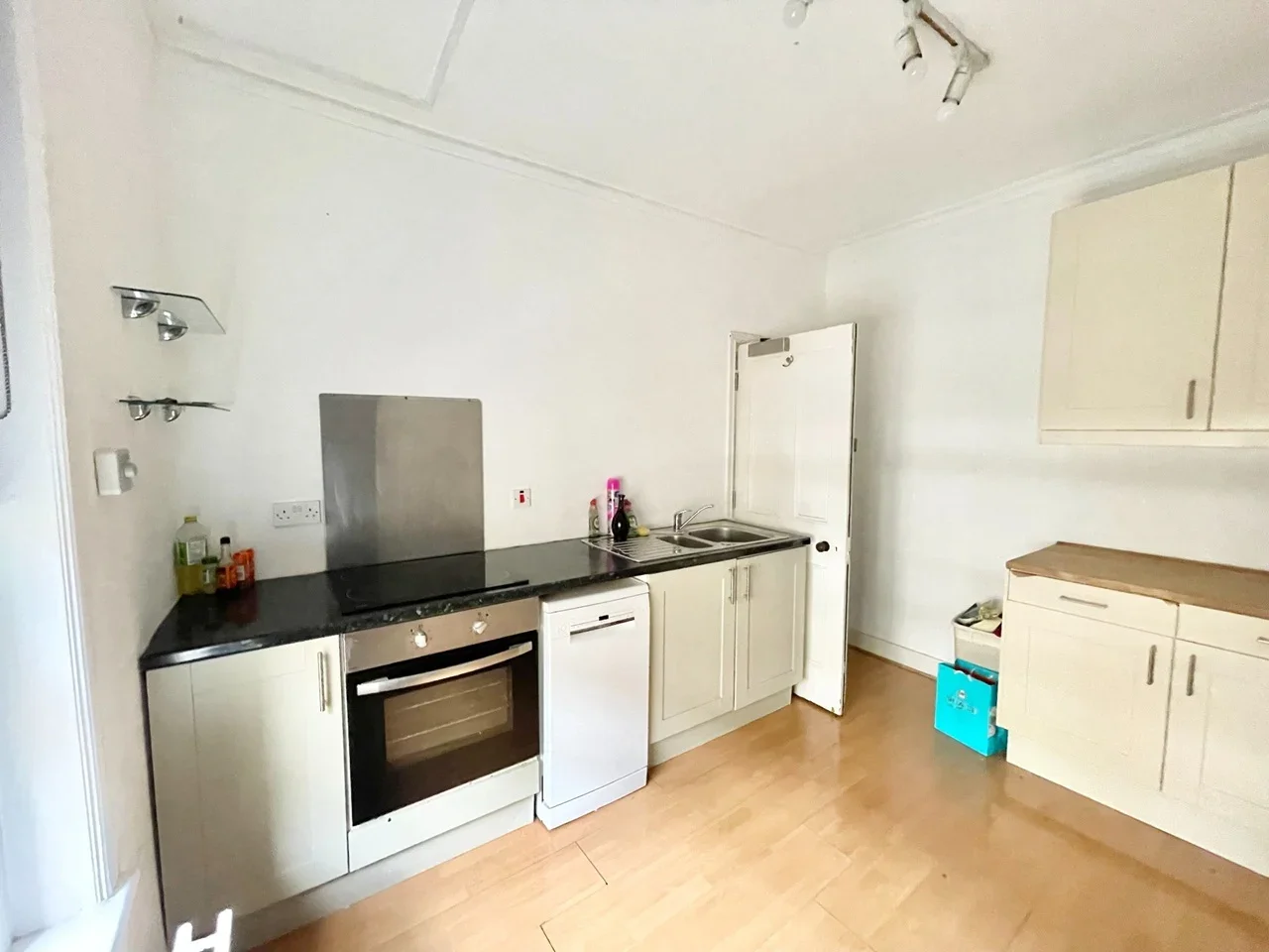 Flat Rochester Row in City of Westminster