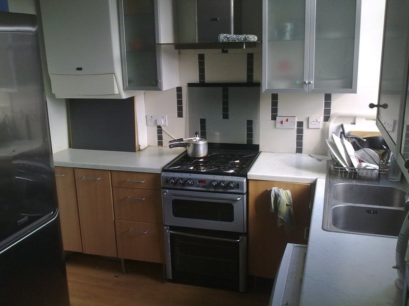 Room Windsor Crescent in Greater London