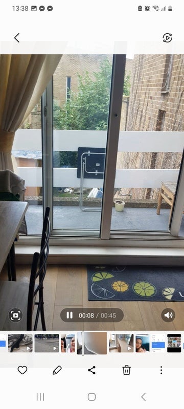 Room Windsor Crescent in Greater London