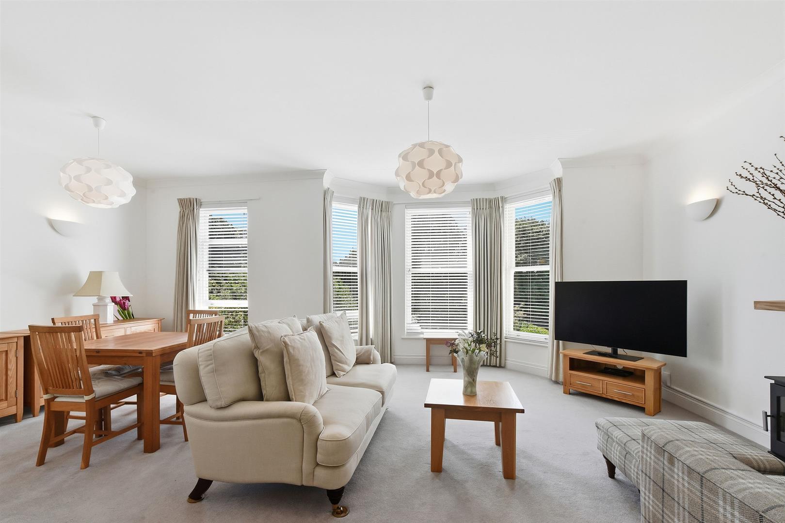 Flat Pittville Circus Road in Cheltenham