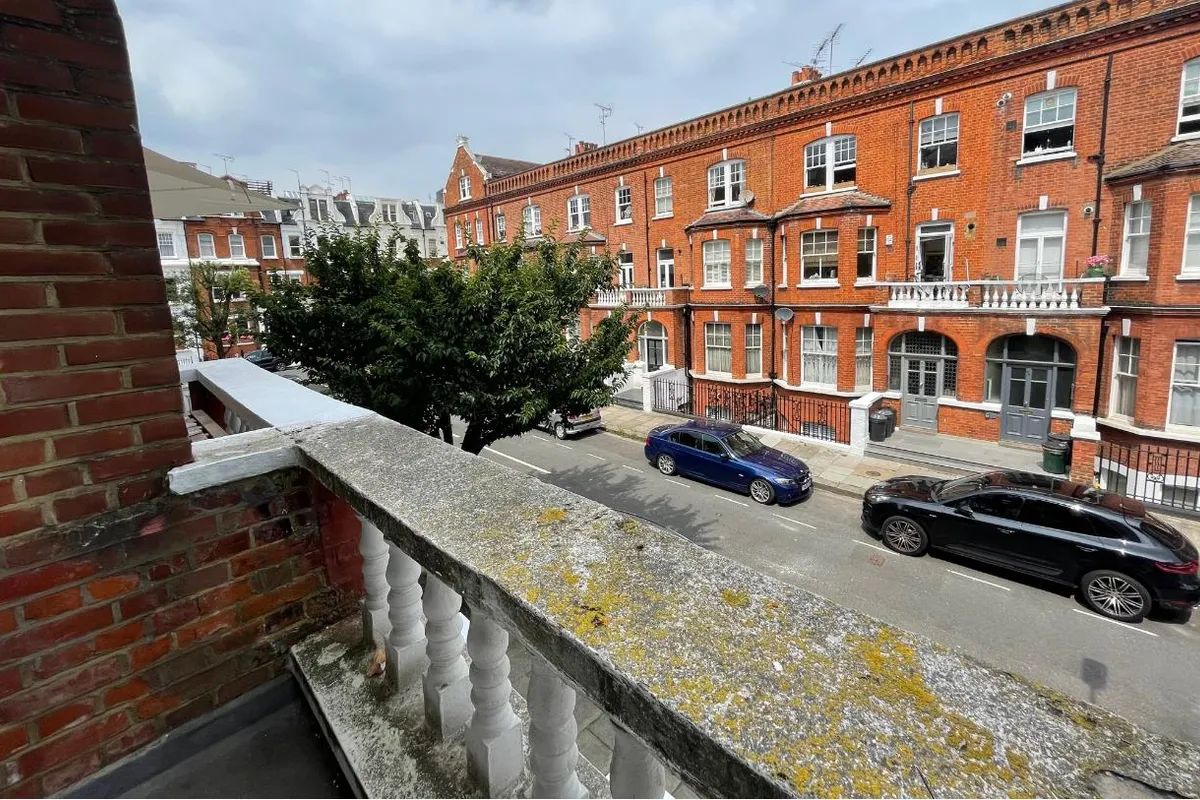 Flat Fairholme Road in Greater London