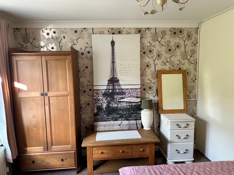 Room Wakehurst Drive in Crawley