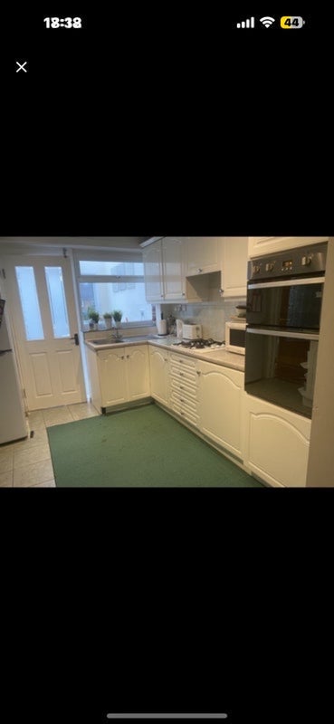 Room Wakehurst Drive in Crawley