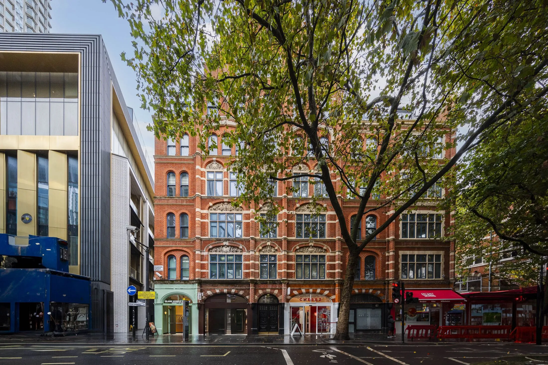Flat Charing Cross Road in Greater London