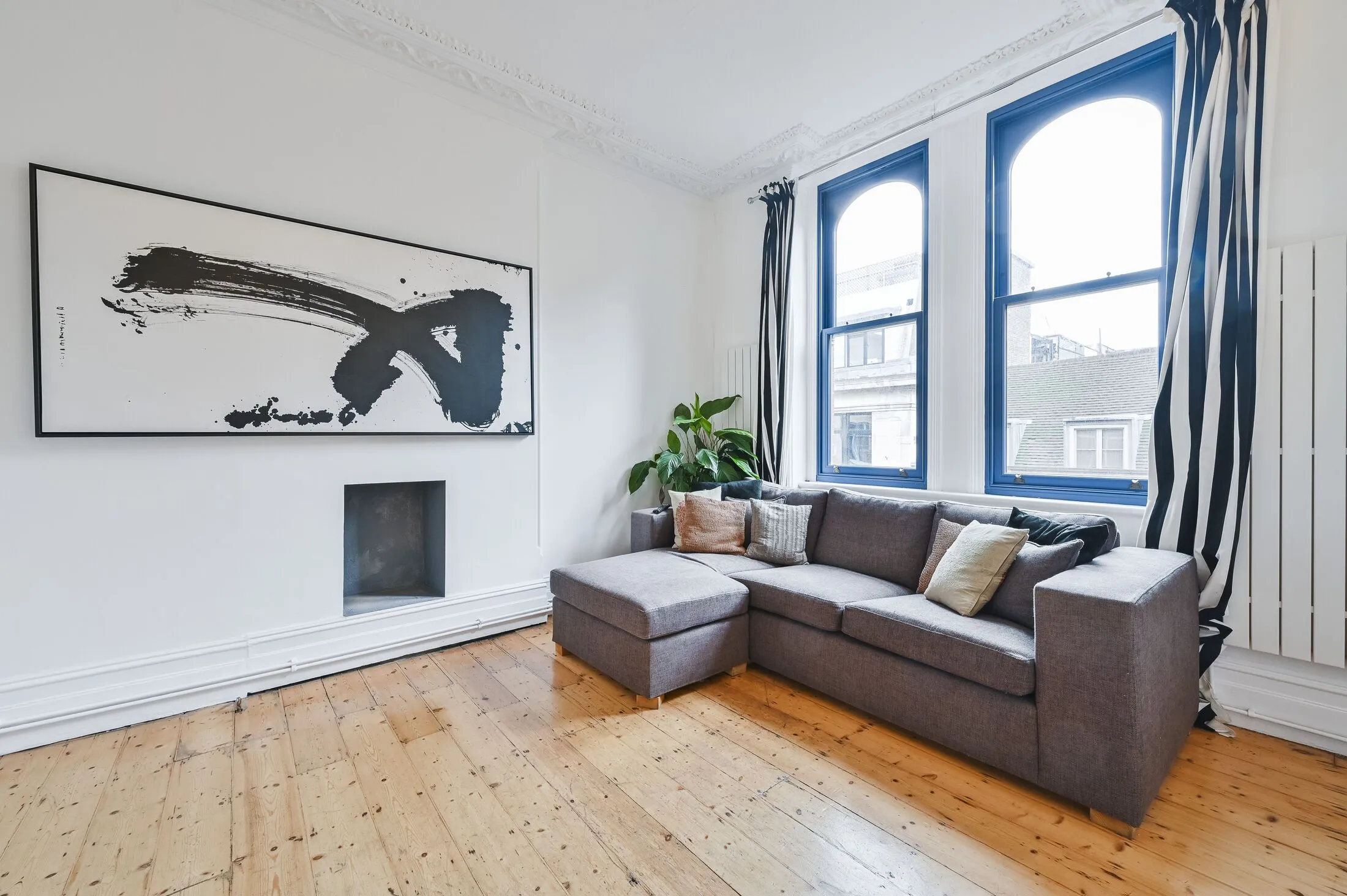 Flat Charing Cross Road in Greater London