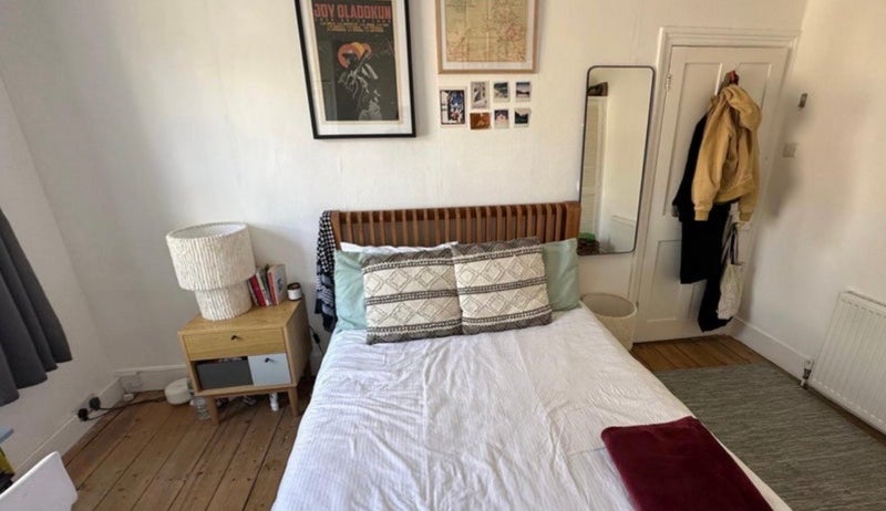 Room Burgh Street in Greater London