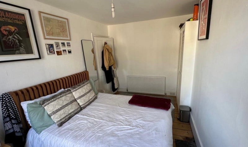 Room Burgh Street in Greater London