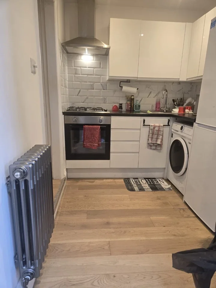 Flat Westward Road in Greater London