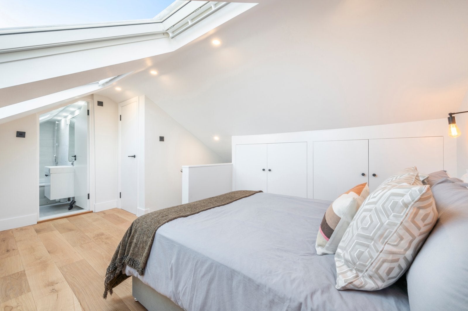 Flat Portnall Road in City of Westminster