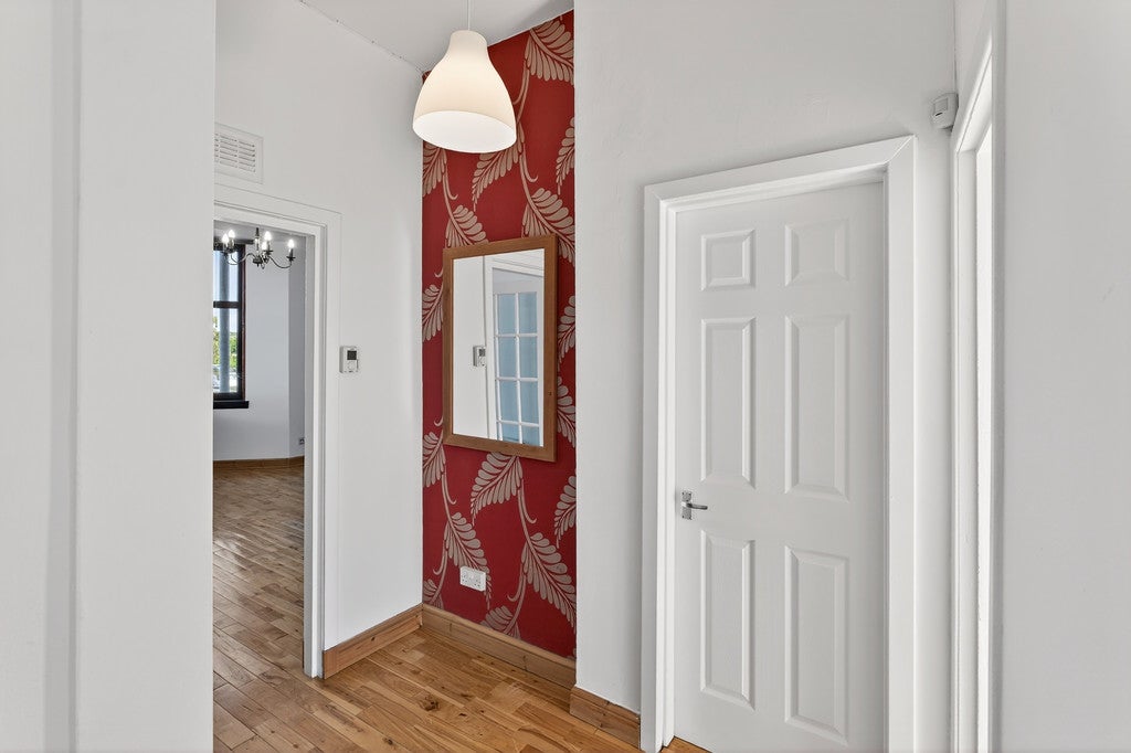 Flat Academy Street in Glasgow
