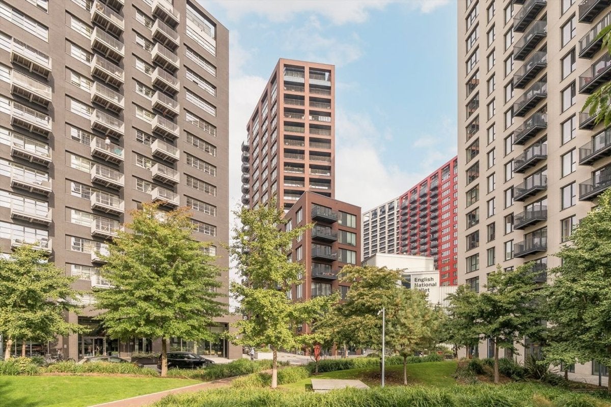 Flat Lyell Street in Greater London