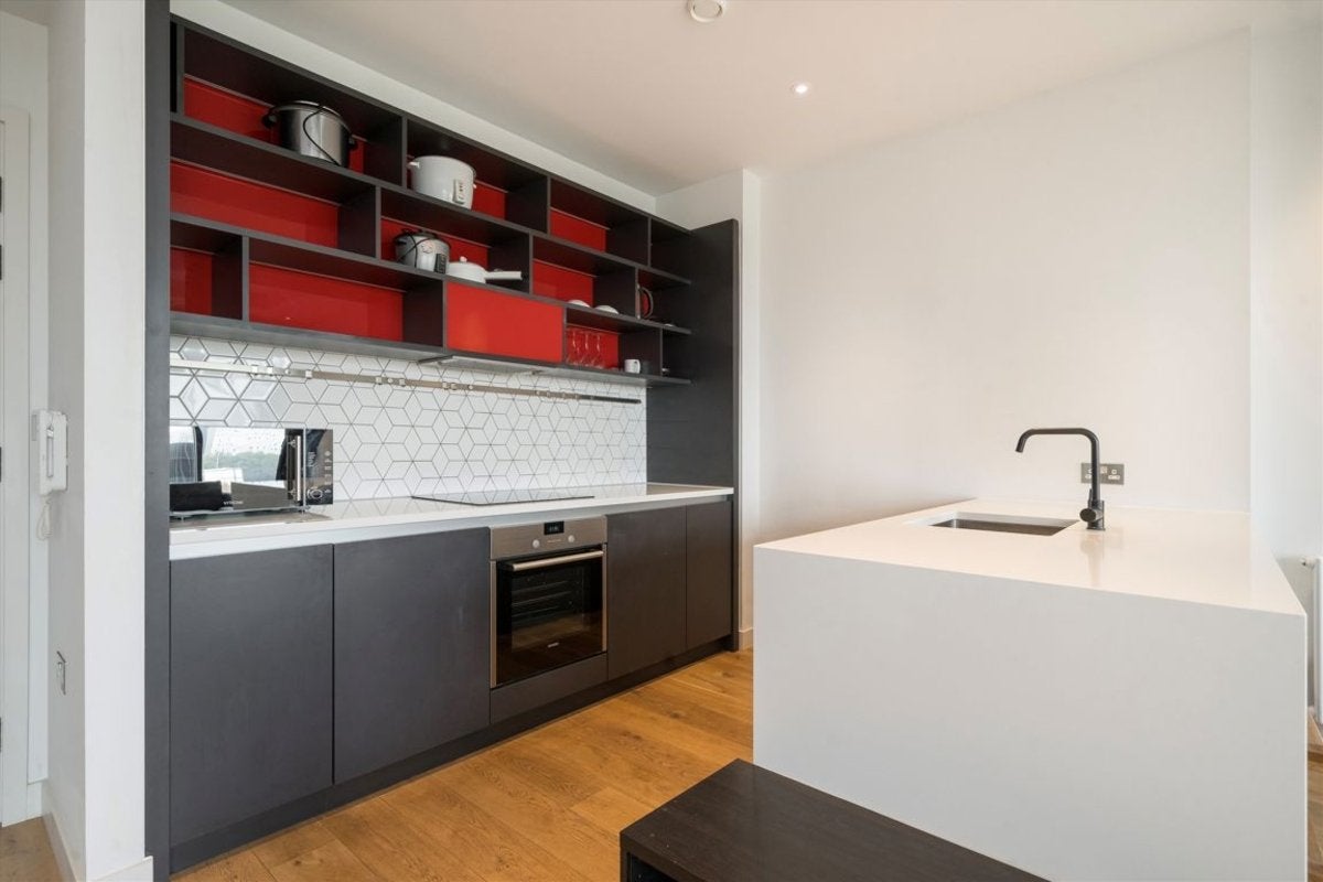 Flat Lyell Street in Greater London