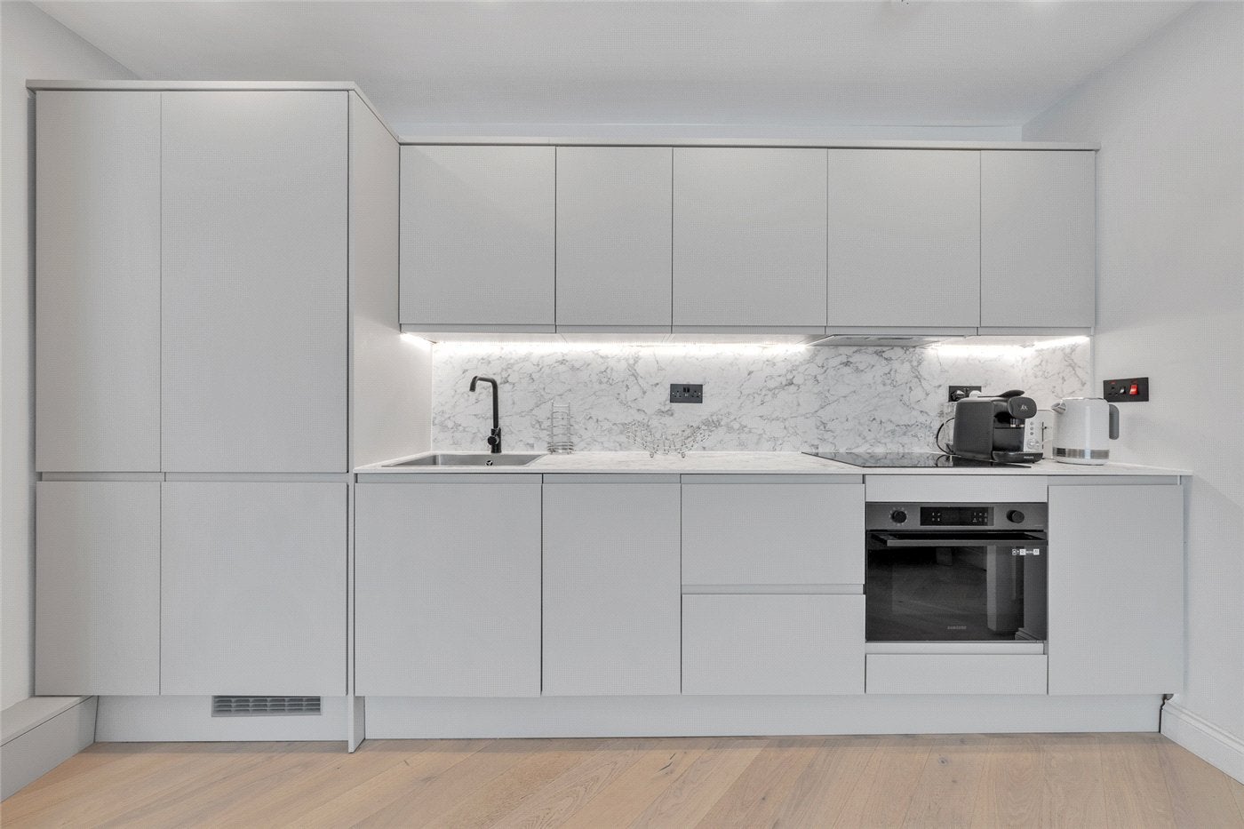 Flat Dorman Way in Greater London