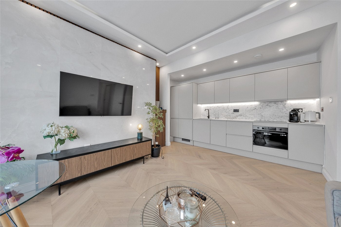 Flat Dorman Way in Greater London