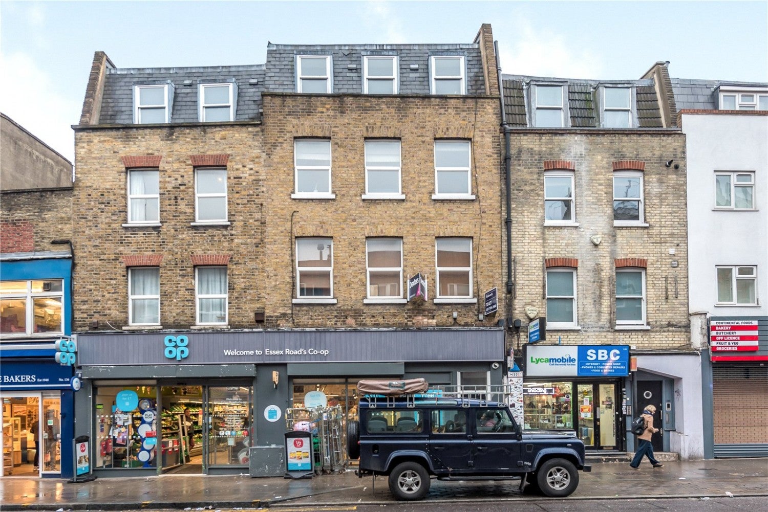 Flat Essex Road in Greater London