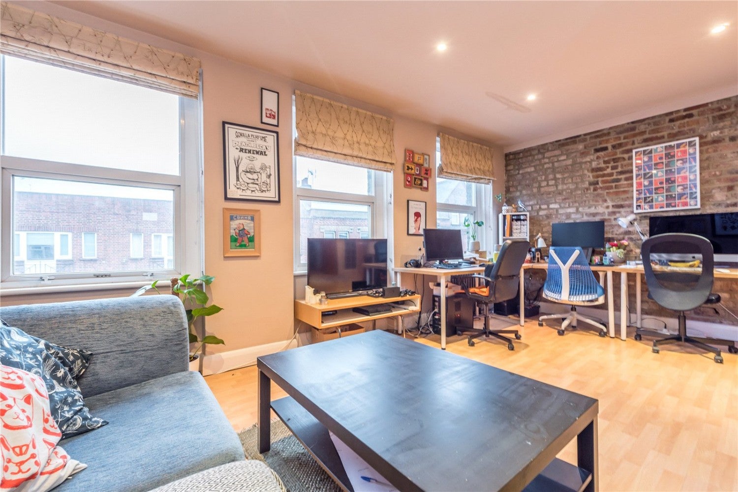 Flat Essex Road in Greater London