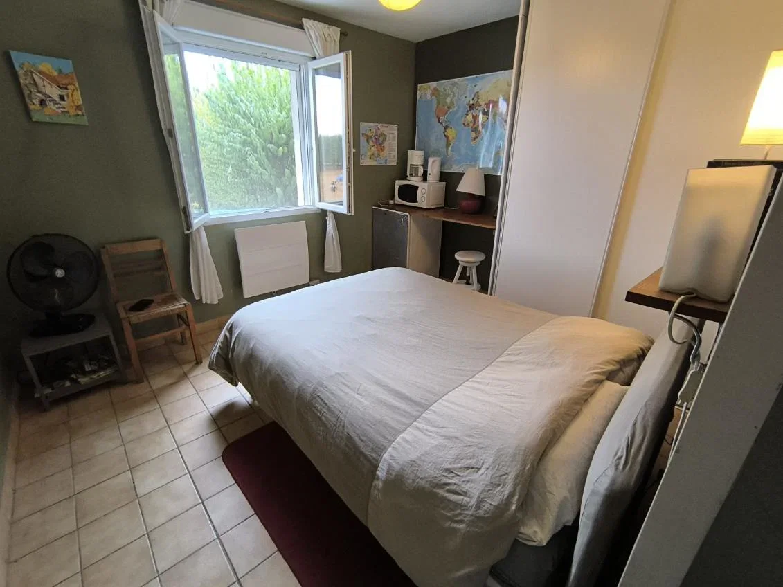 Room Rue des Terres Rouges in Saint-Éloy-de-Gy