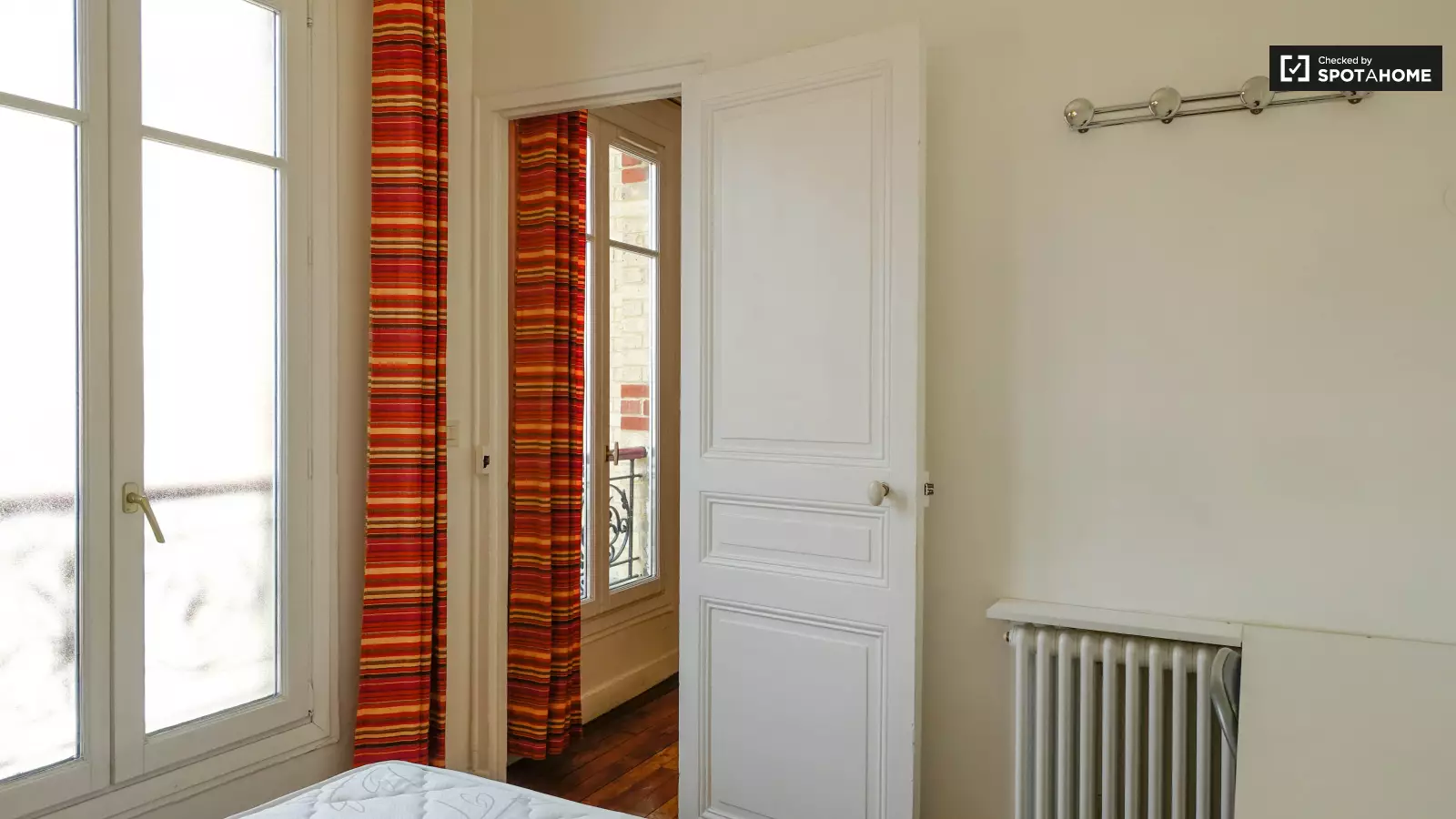 Flat Boulevard Saint-Denis in Courbevoie