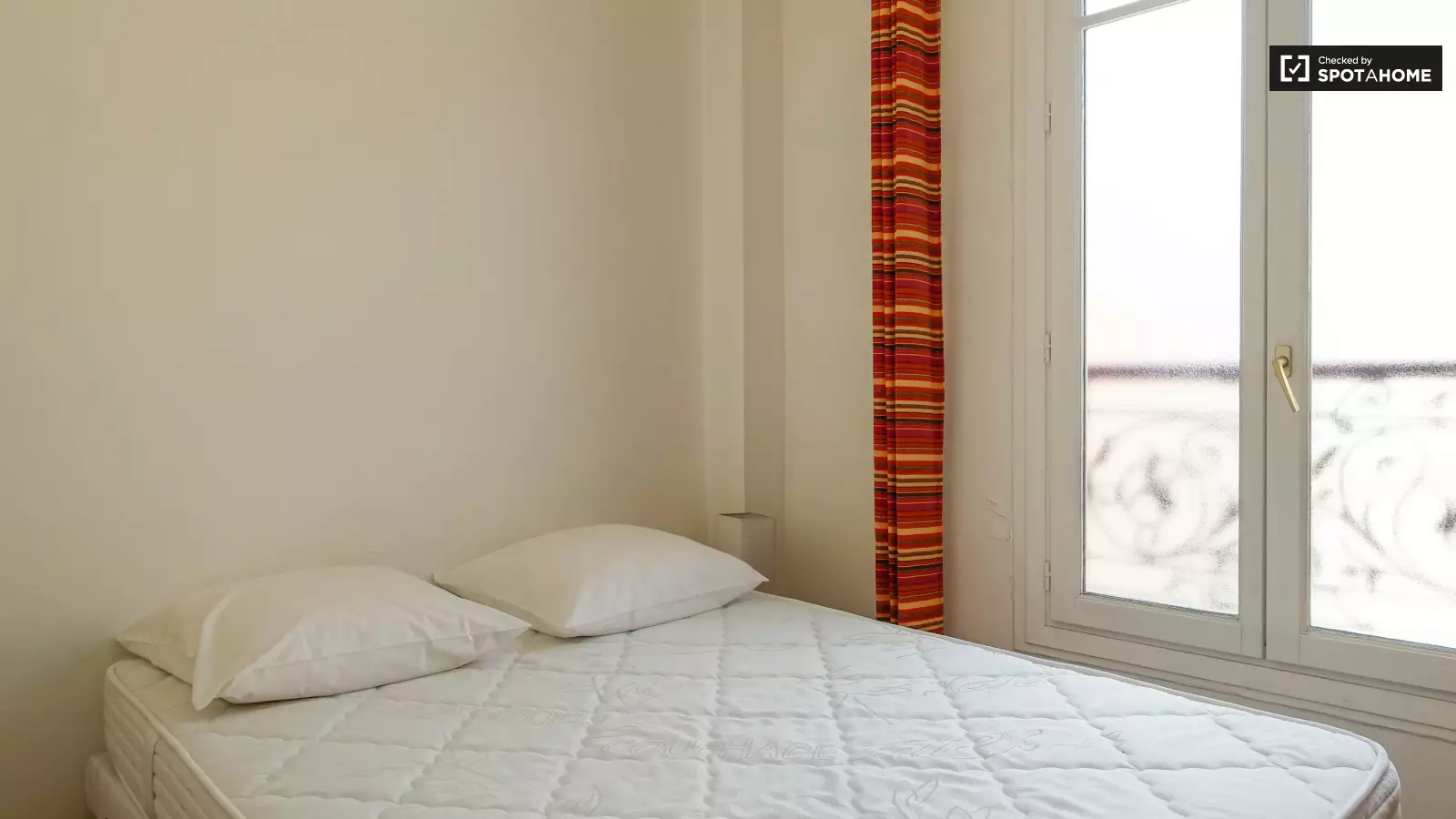 Flat Boulevard Saint-Denis in Courbevoie