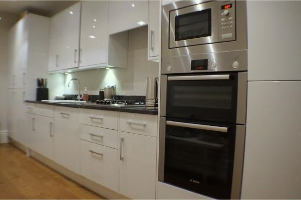 Flat Prince of Wales Drive in Greater London