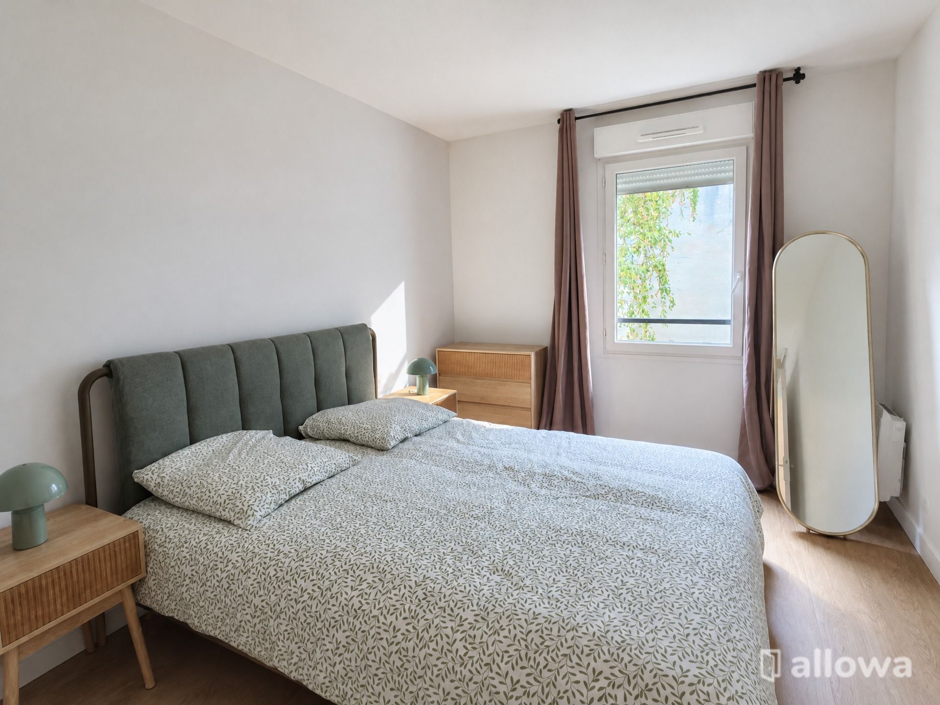 Flat Rue Pouchet in Paris