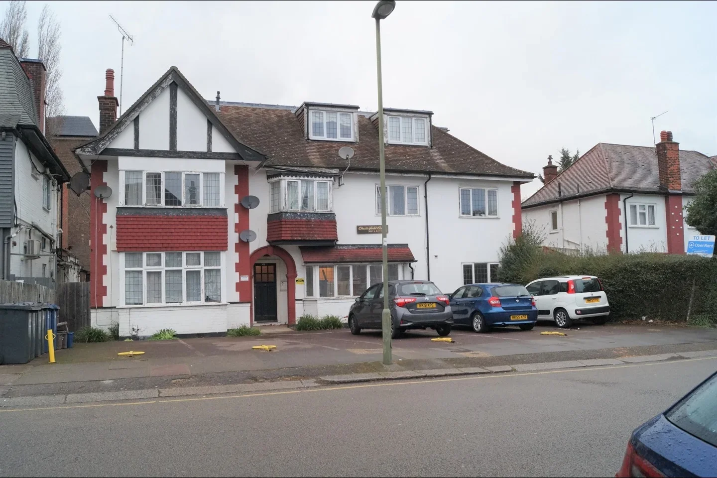 Flat Ravenscroft Avenue in Greater London