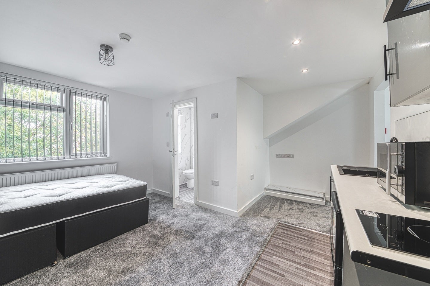 Room Cobden Street in Derby