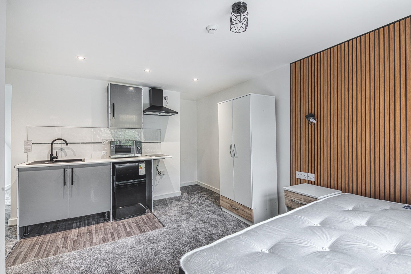 Room Cobden Street in Derby