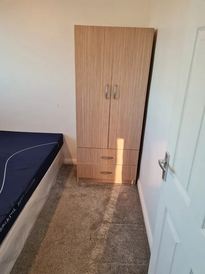 Room Chadwell Heath Lane in Greater London