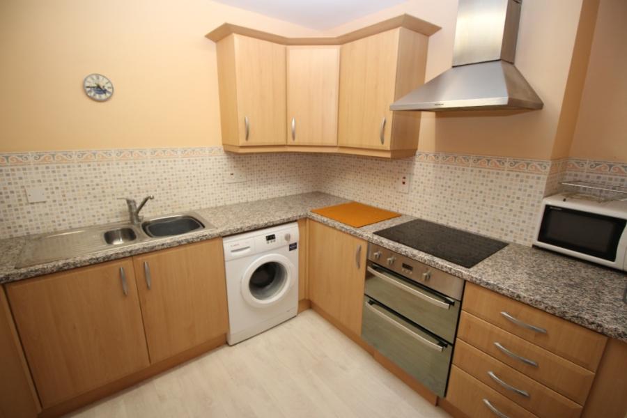 Flat Amersham Hill in High Wycombe