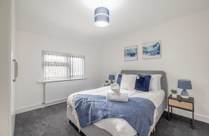 Flat Baylis Road in Slough