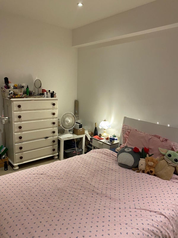 Room Sunrise Close in Greater London