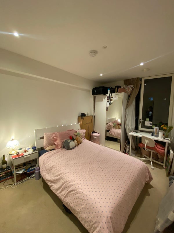 Room Sunrise Close in Greater London