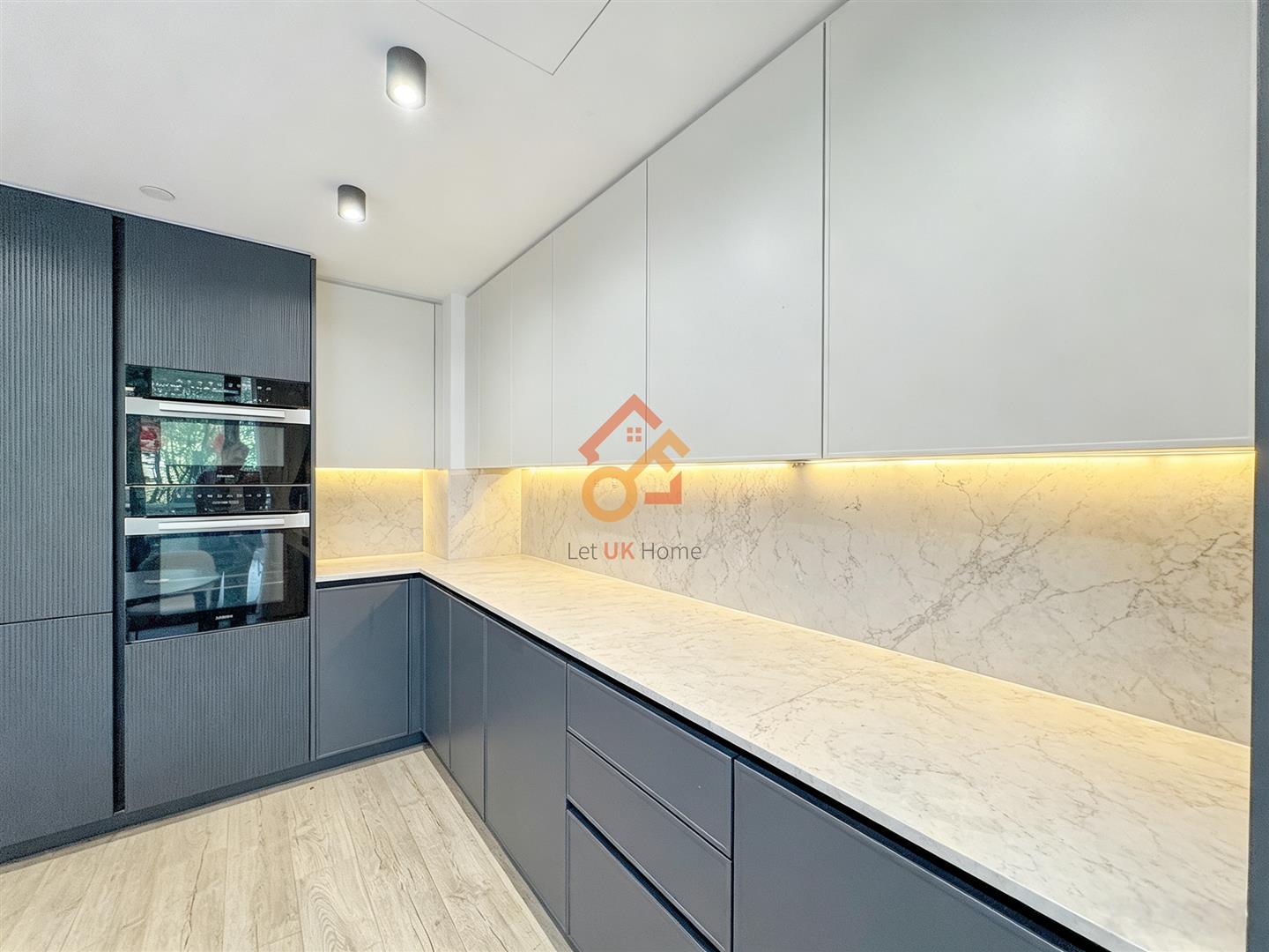 Flat Dingley Road in Greater London