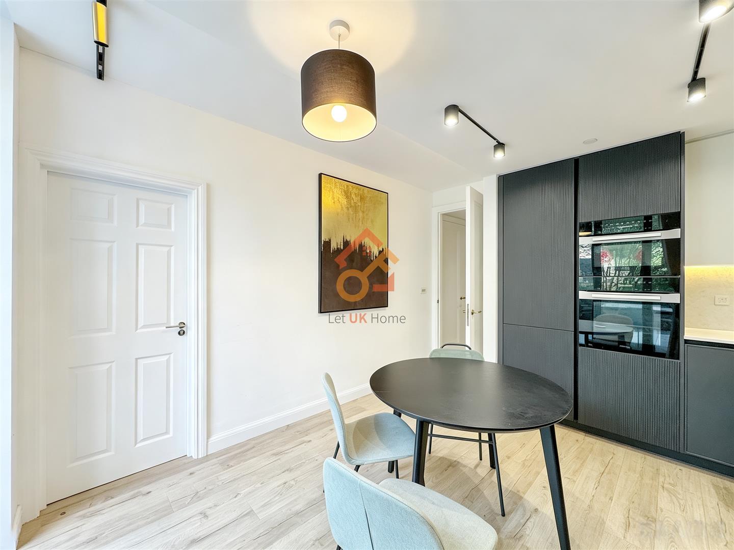 Flat Dingley Road in Greater London