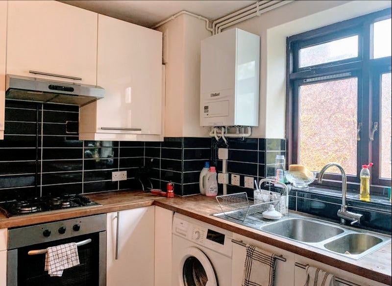 Room Provence Street in Greater London
