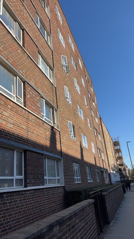 Flat Park Road in City of Westminster