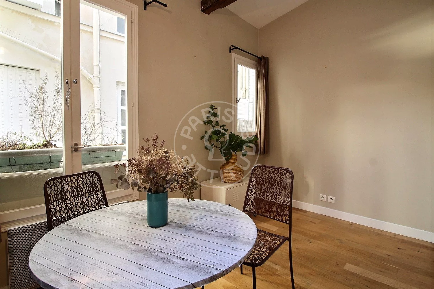 Flat Rue Claude-Rodier in Paris